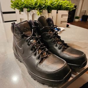 Size 13 Nike ACG boots